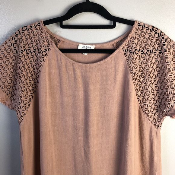 Umgee Top Womens S Eyelet Crochet Sleeve Tunic Blouse Raw Hem Linen Blend Boho - Picture 2 of 10